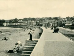 Click to view image Along the promenade in 1911