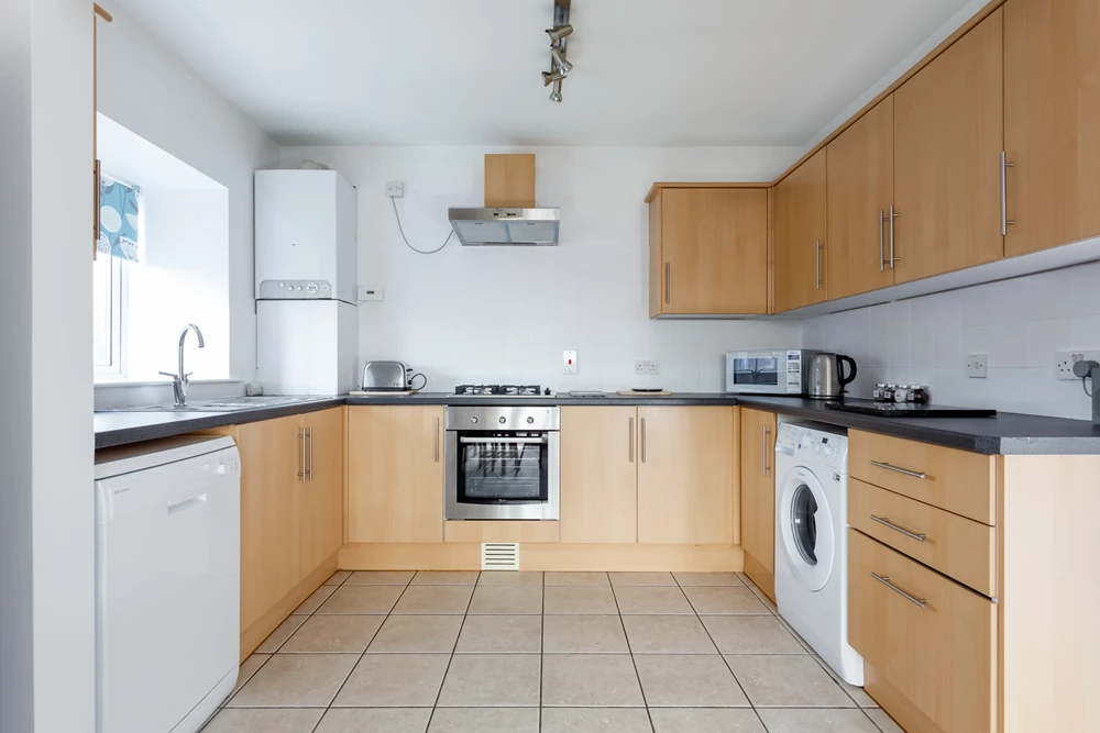 Click to view large photo 4