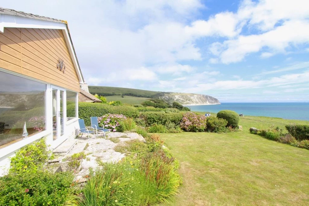 Click to view large photo 3