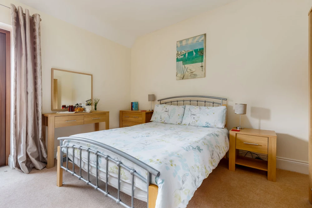 Click to view large photo 1