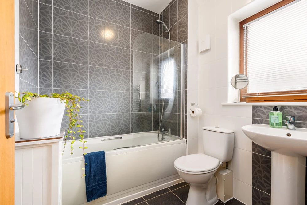 Click to view large photo 2