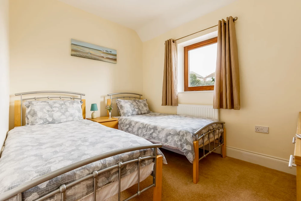 Click to view large photo 4