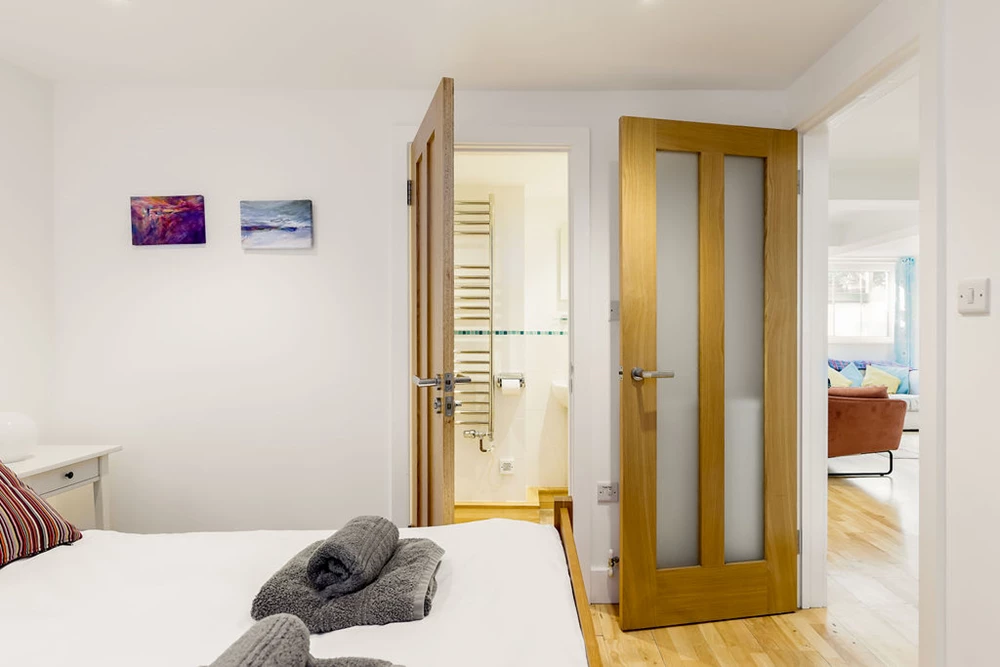 Click to view large photo 1