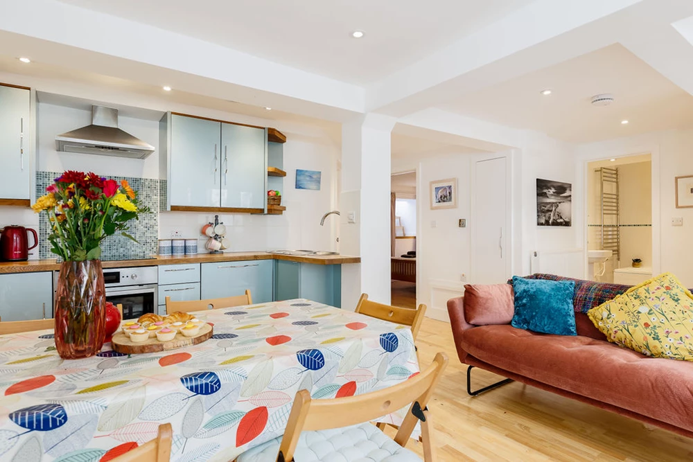 Click to view large photo 2