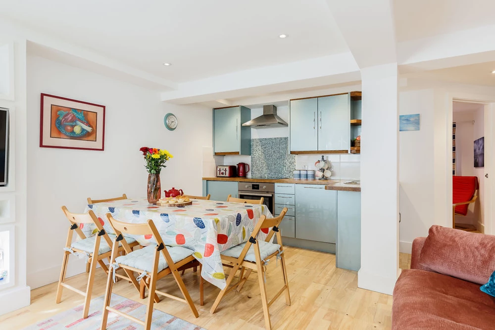 Click to view large photo 3