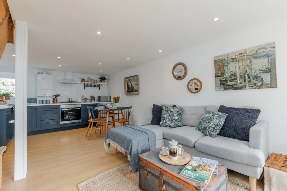 Click to view large photo 2