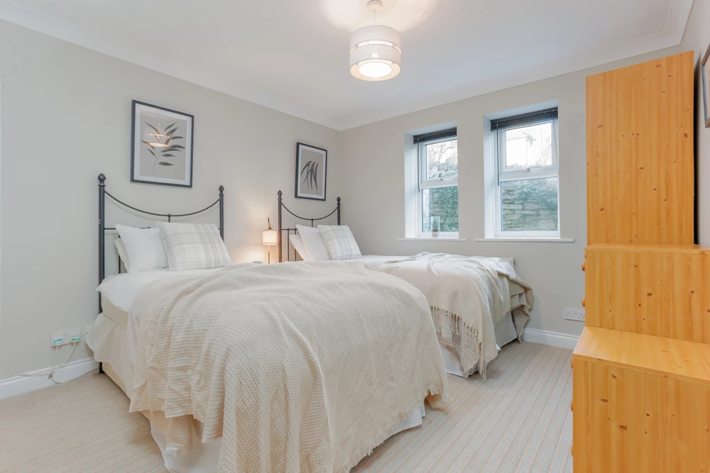 Click to view large photo 2