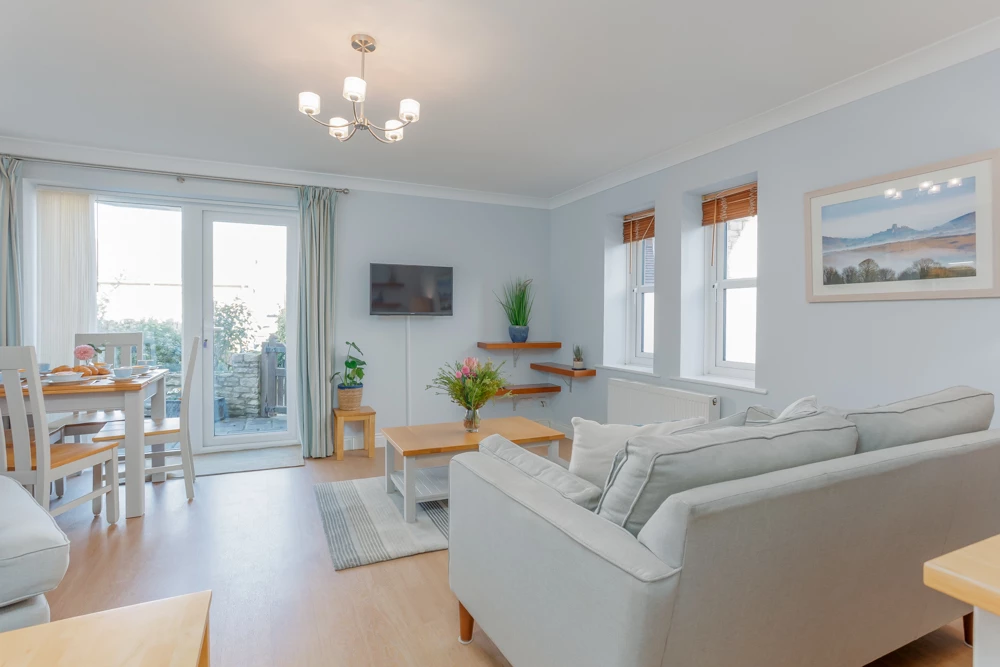 Click to view large photo 5