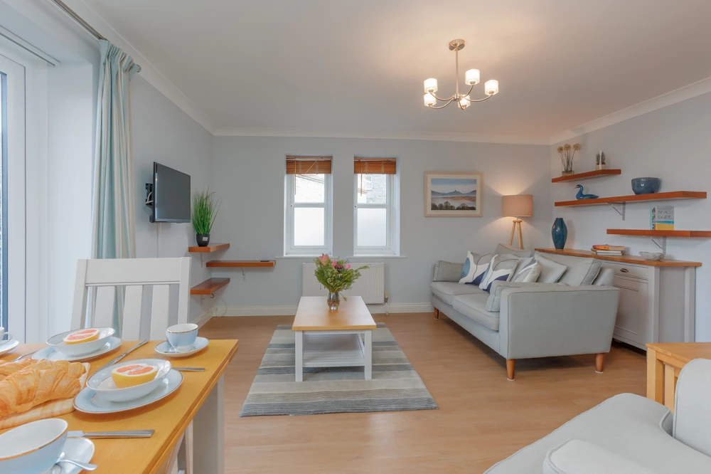 Click to view large photo 7