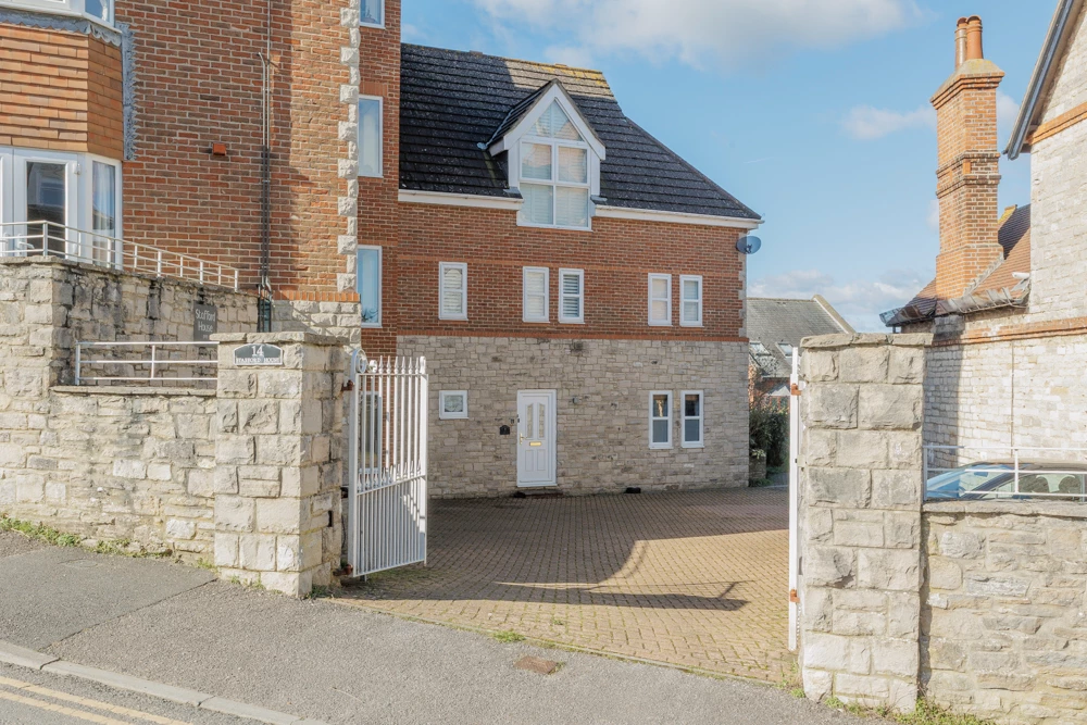 Click to view large photo 8