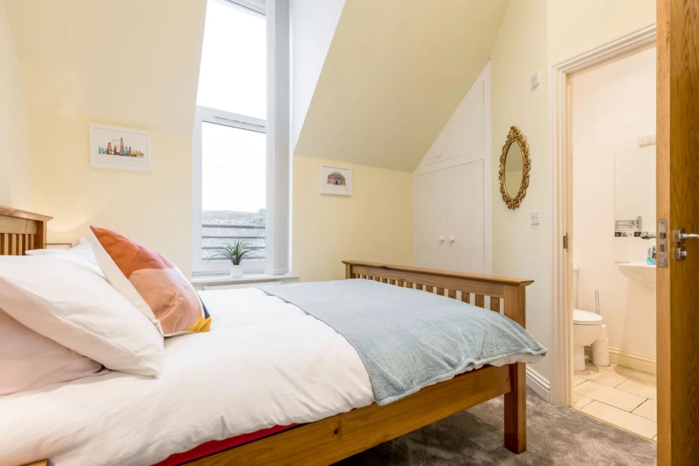 Click to view large photo 1