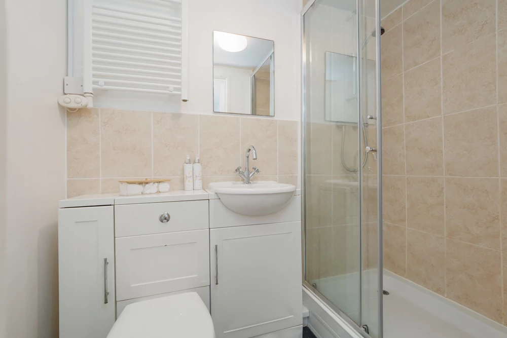 Click to view large photo 4