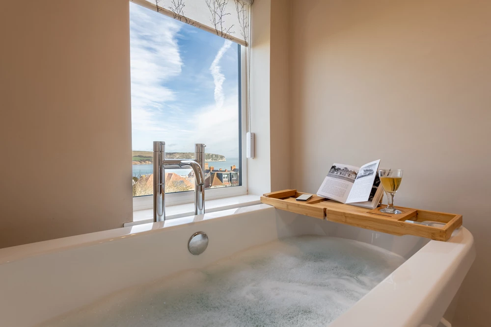 Click to view large photo 3