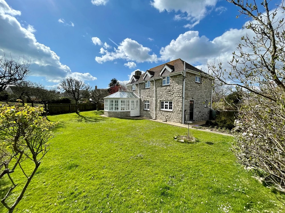 Click to view large photo 7