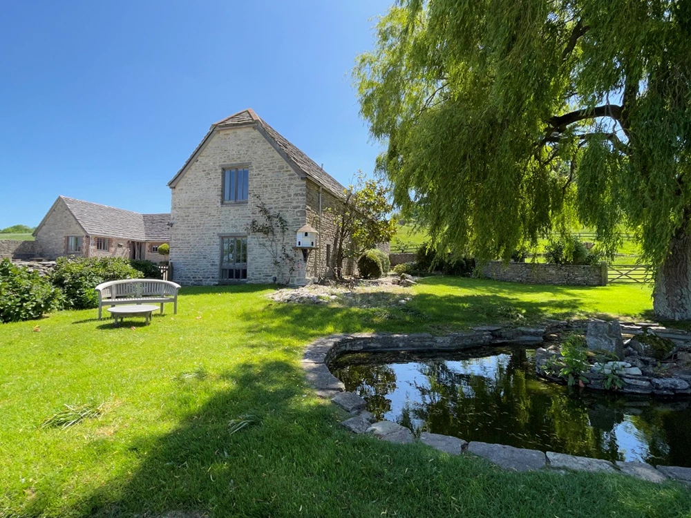 Click to view large photo 9