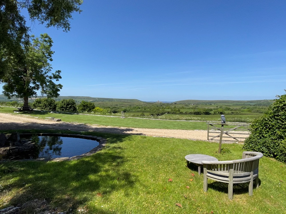 Click to view large photo 10