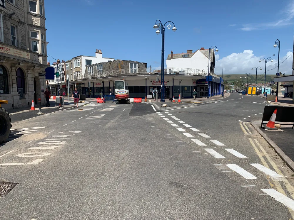 Institute Road and Shore Road traffic Island