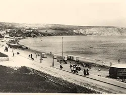 Swanage beach in the 1900s - Ref: VS1903