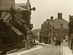 Click to view image The Town Hall and High Street - 1953