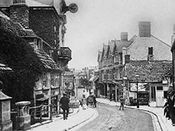 Snow on Swanage High Street early 1900s - Ref: VS2341