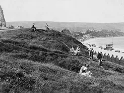 Click to view image The Rec war memorial and Beach Huts