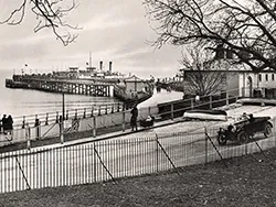 Swanage Piers in 1922 - Ref: VS1942