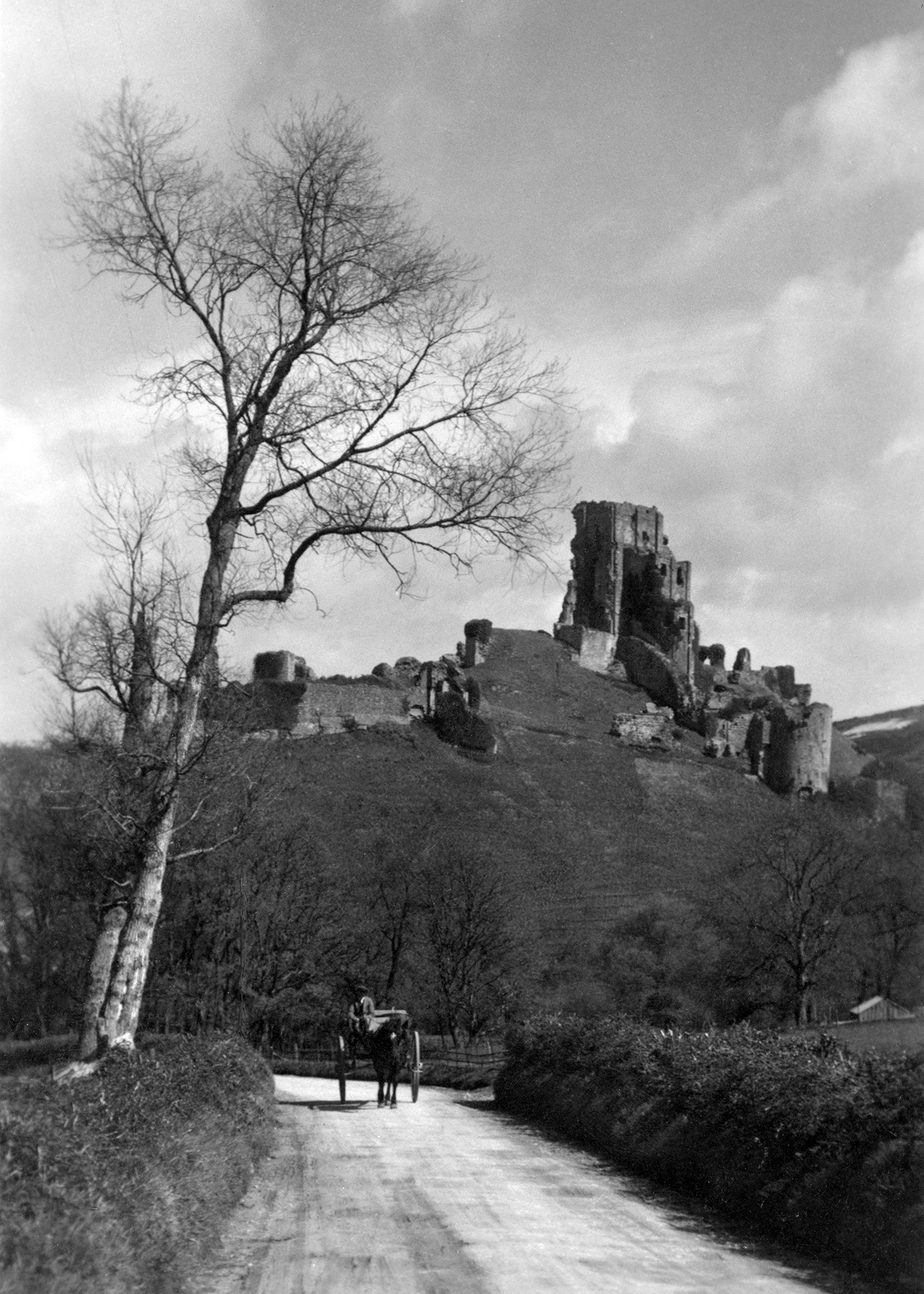 Horse and Cart leaving Corfe Castle