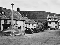 Click to view image The Square in Corfe Castle