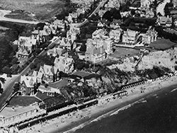 Click to view image North end of Shore Road from the air - 2159