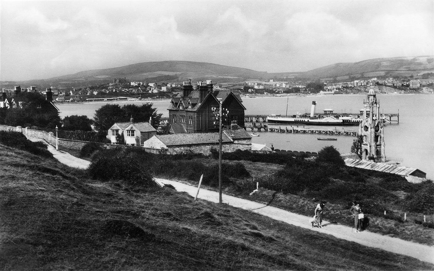 Swanage bay and Pier in the 1930s