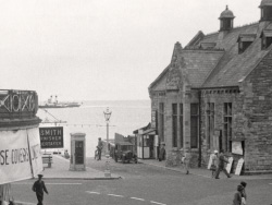 Click to view image Station Road and The Mowlem 1934 - 2012
