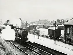 Click to view image Steam Train leaving Swanage Station