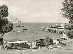 Click to view image Busses at the Pier Entrance