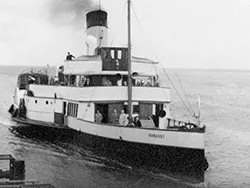 Click to view image Paddle Steamer Embassy approaching the Pier