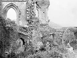 Click to view image Corfe Castle walls