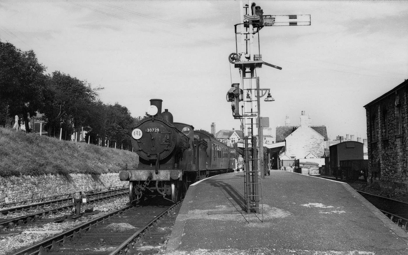 Steam Locomotive Class T9 30729 at Swanage Station