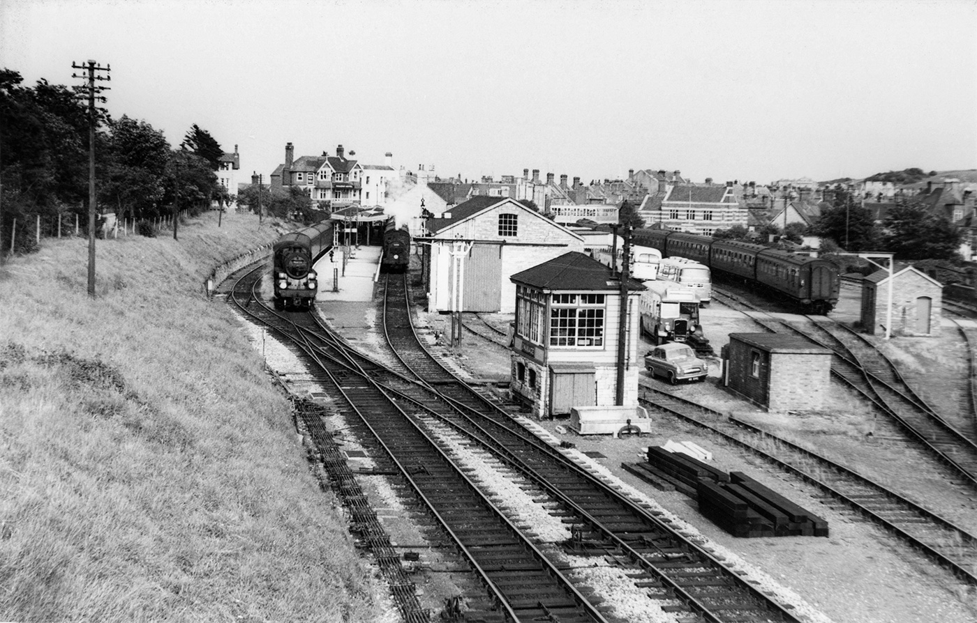 Station activity on a summer day in 1963