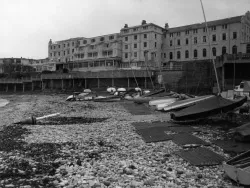 The Sailing Club and Hotel Grosvenor - Ref: VS2102