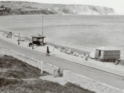 Shore Road looking North early 1900s - Ref: VS2007