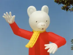 Click to view image Rupert the Bear Balloon on the Downs