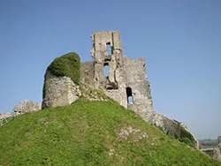 Click to view image Corfe Castle from the west