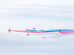 Click to view image Red Arrows - 1458