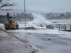 Clearing the road - Ref: VS1503