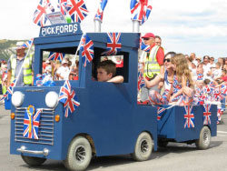 Click to view Swanage Carnival 2014