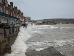 Storms on Swanage Seafront - Ref: VS1686