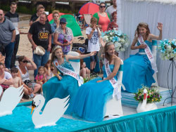 Click to view image Swanage Carnival - 1711