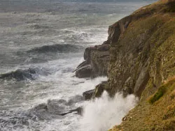 Waves at the Lighthouse - Ref: VS1810