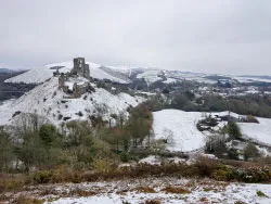 Corfe Castle in the Snow - Ref: VS1913