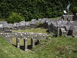 Corfe Castle Model Village Castle Bridge - Ref: VS2636