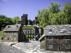 Corfe Castle Model Village Castle entrance houses - Ref: VS2634